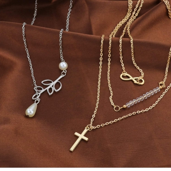 Assortment of Necklaces that Can Be Layered - Picture 5 of 7